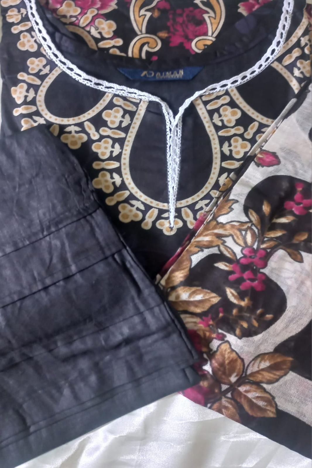 Ghazal Black Suit- Stitched