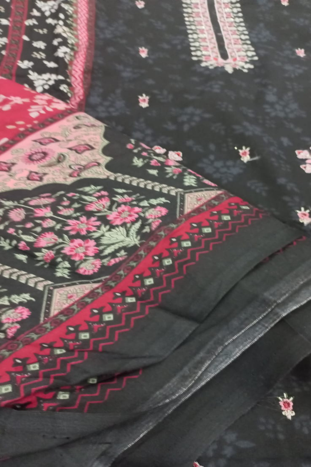 Al-Zohaib Black & Red Suit-Unstitched