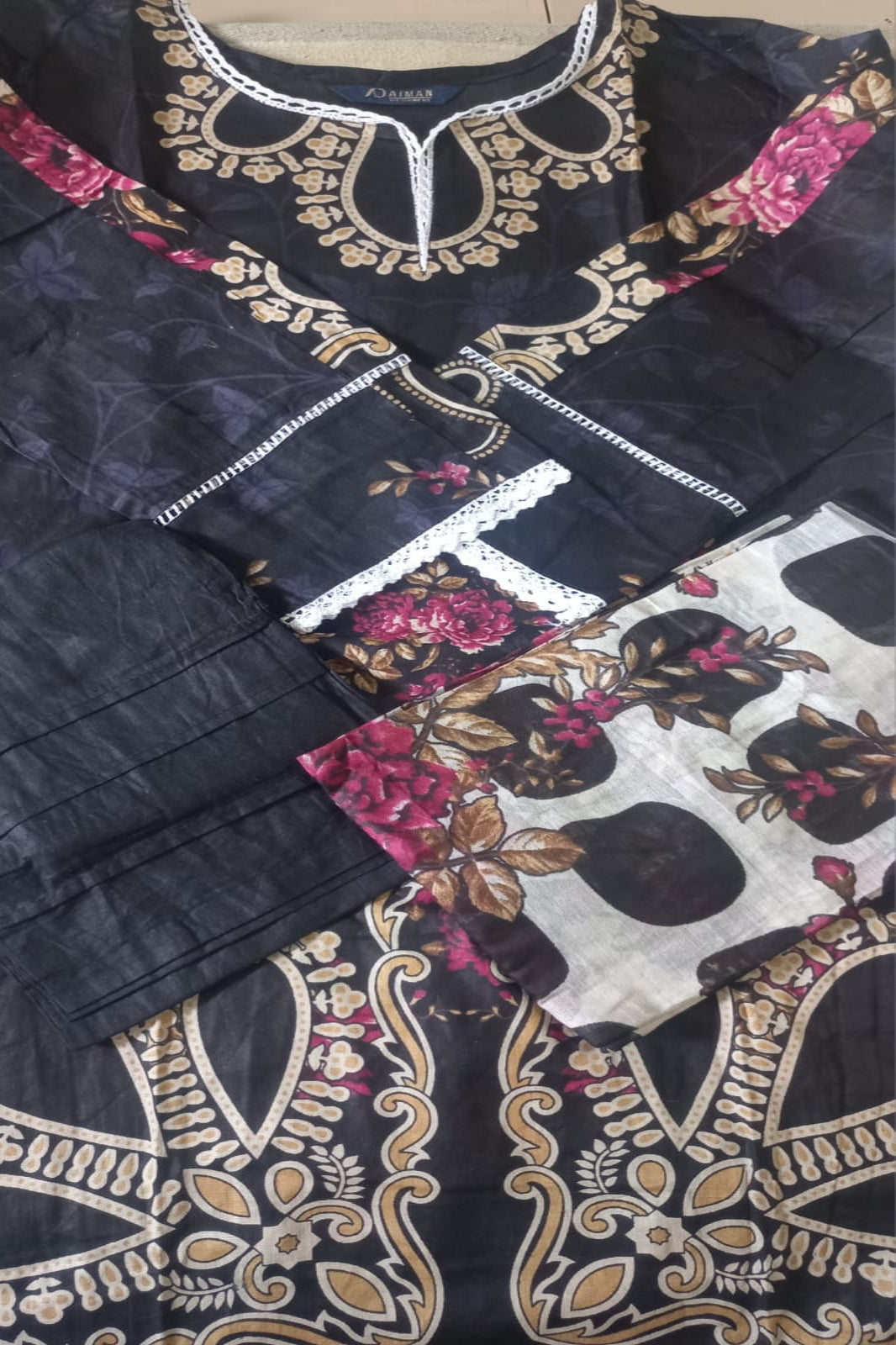 Ghazal Black Suit- Stitched