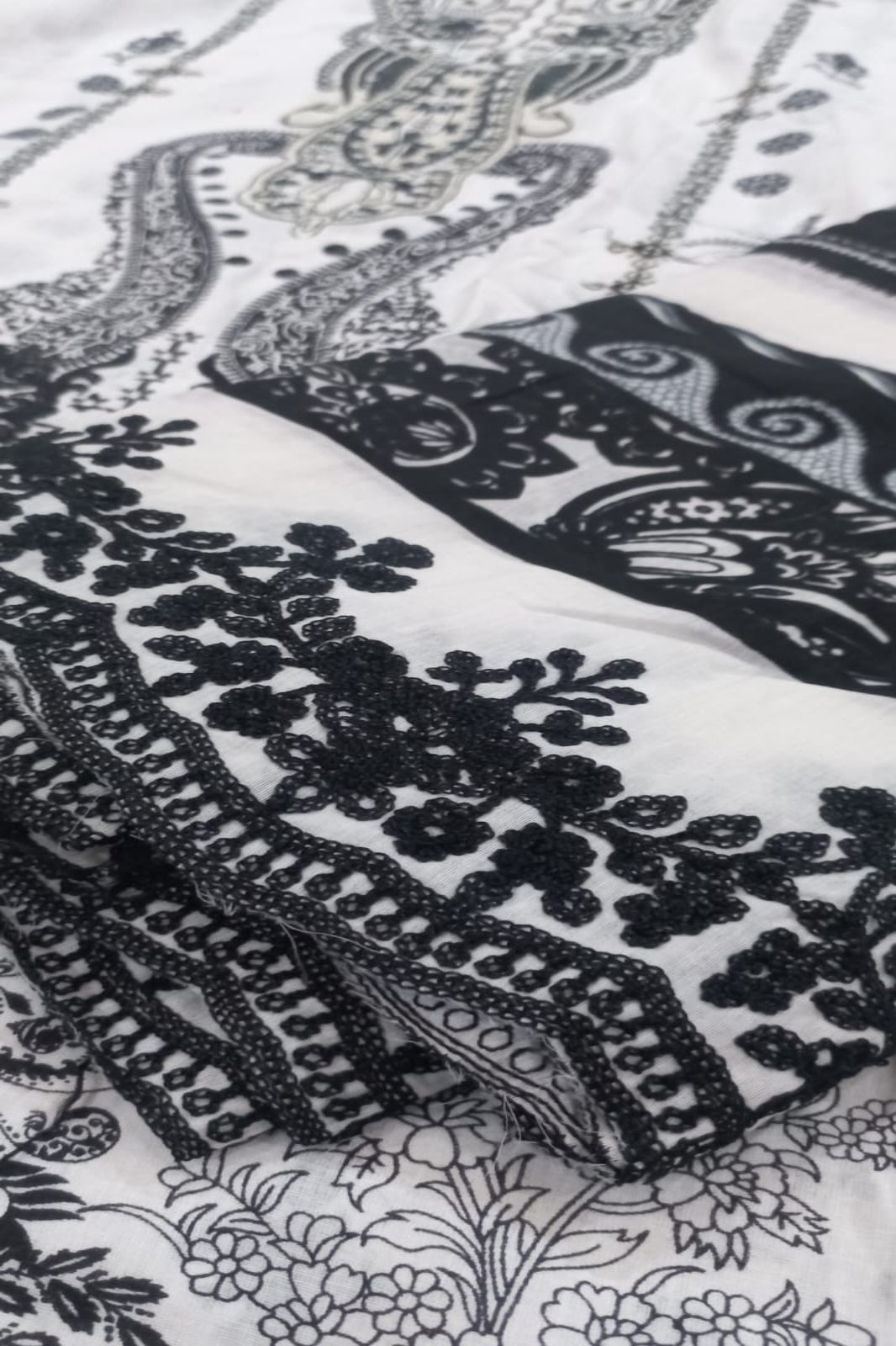 Needle Wonder White & Black Suit-Unstitched